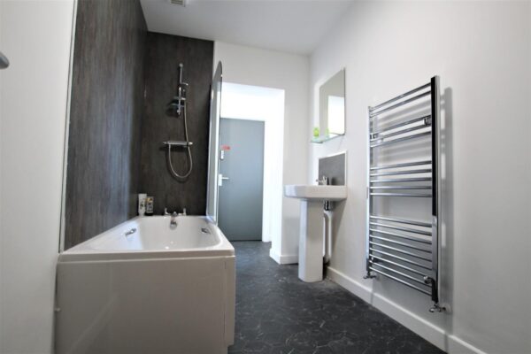 Room 3, Kenilworth Drive, Ilkeston, Derby, DE7