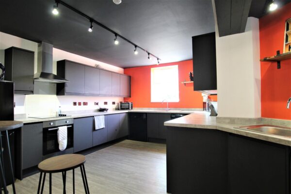 Room 3, Kenilworth Drive, Ilkeston, Derby, DE7