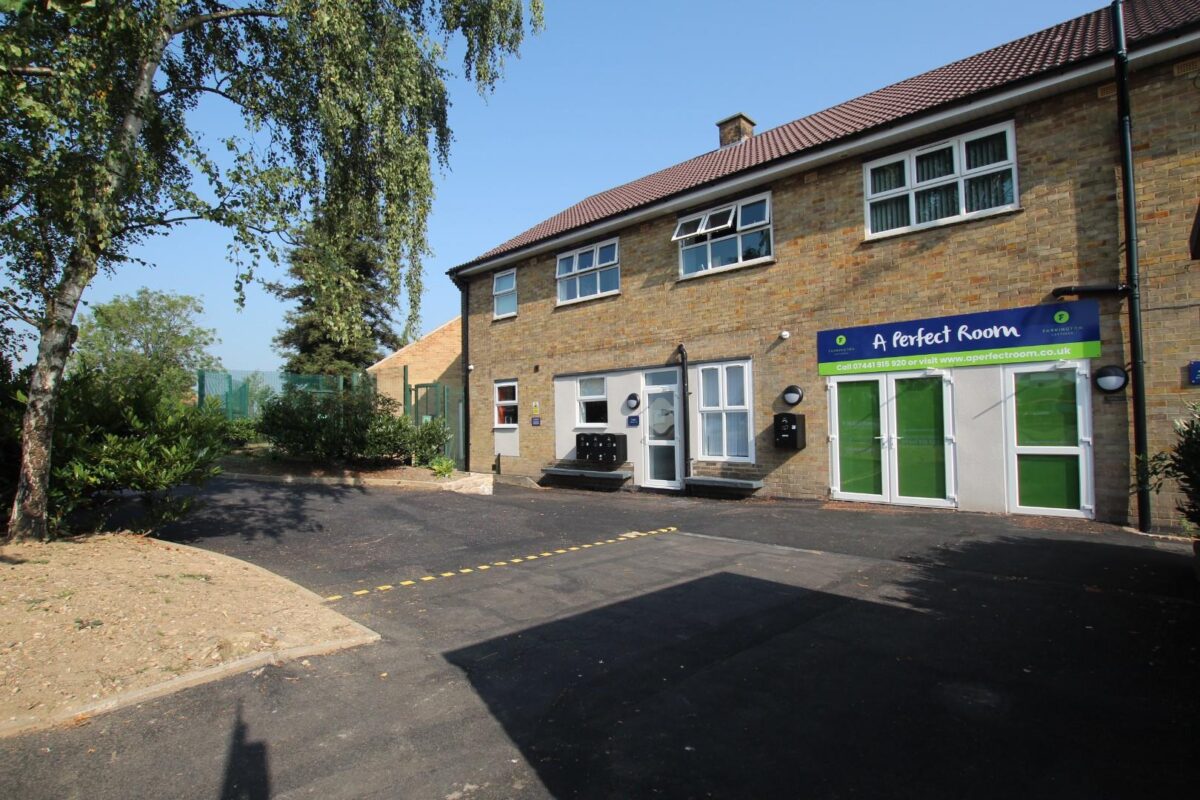 Room 3, Kenilworth Drive, Ilkeston, Derby, DE7
