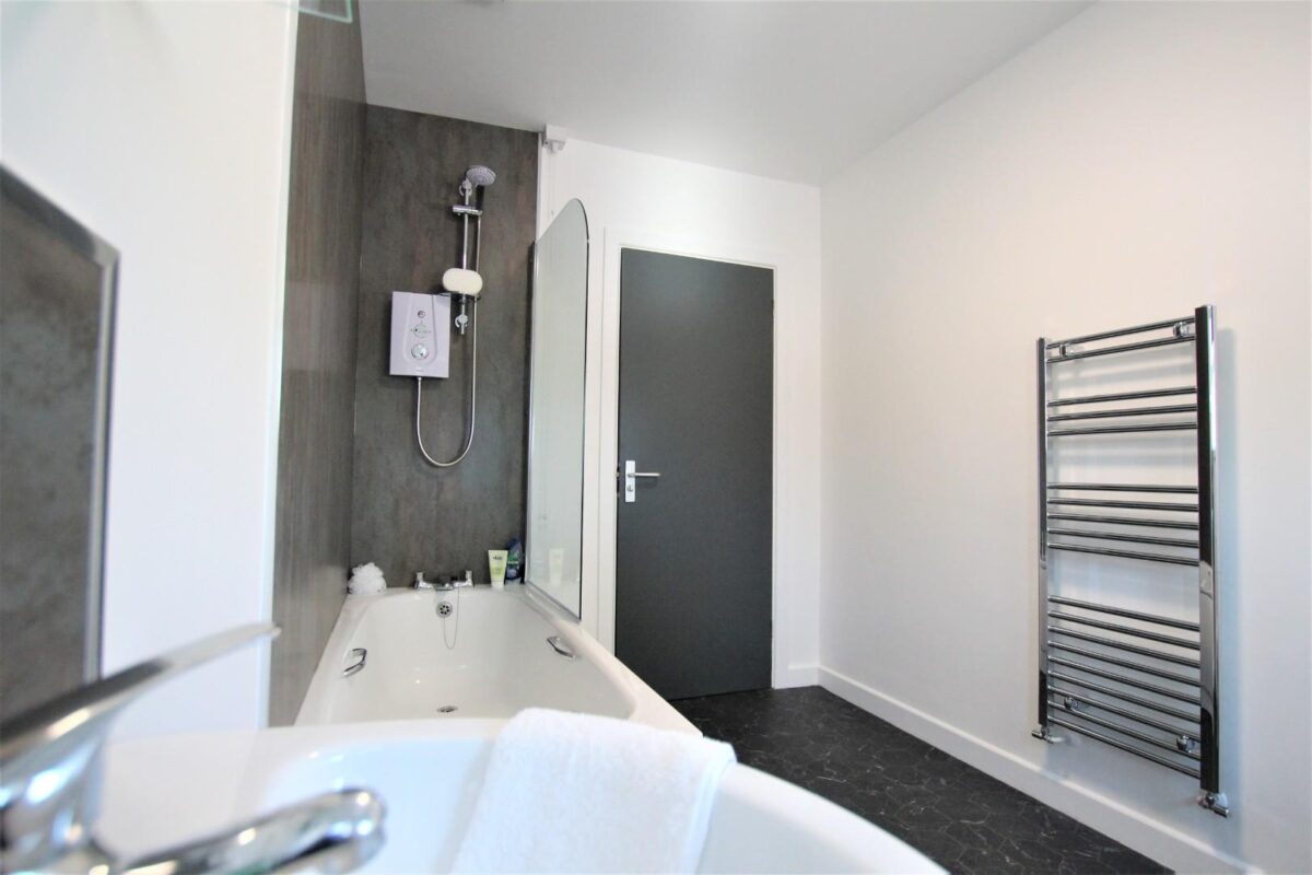 Room 20, Kenilworth Drive, Ilkeston, Derby, DE7