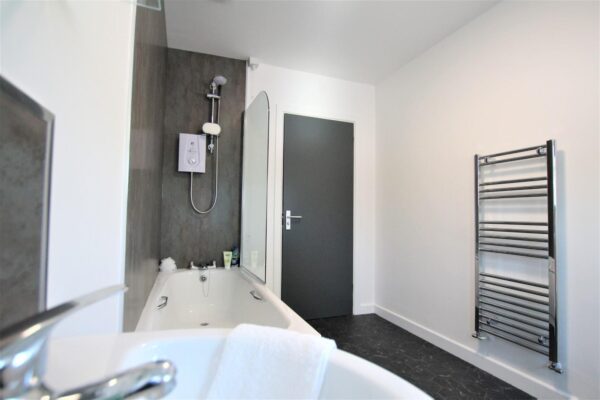 Room 20, Kenilworth Drive, Ilkeston, Derby, DE7