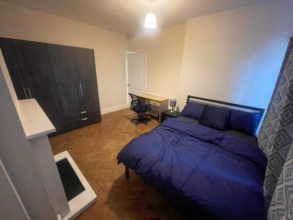 Room 2, Radcliffe Drive, Derby