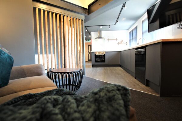 Room 17, Kenilworth Drive, Ilkeston, Derby, DE7