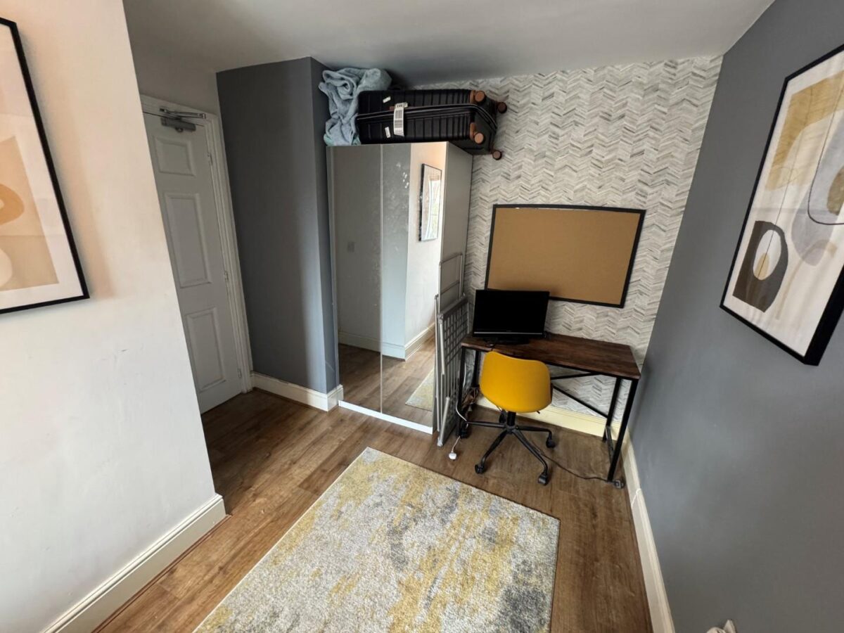Room 3, Montague Way, Chellaston, Derby