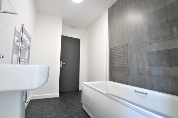 Room 8, Kenilworth Drive, Ilkeston, Derby, DE7