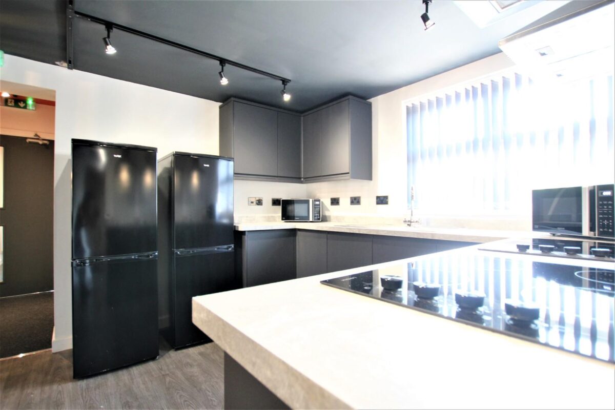 Room 12, Kenilworth Drive, Ilkeston, Derby, DE7