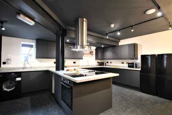 Room 27, Kenilworth Drive, Ilkeston, Derby, DE7