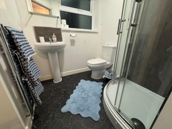 Room 2, Kenilworth Drive, Ilkeston, Derby, DE7