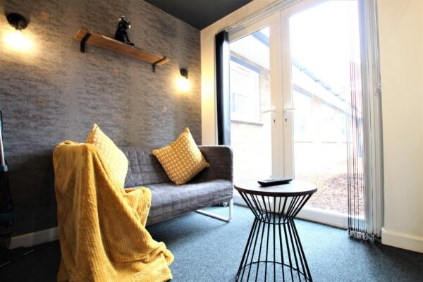 Room 26, Kenilworth Drive, Ilkeston, Derby, DE7