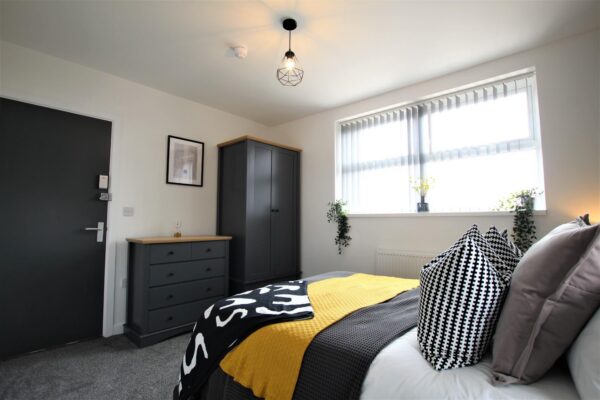 Room 43, Kenilworth Drive, Ilkeston, Derby, DE7