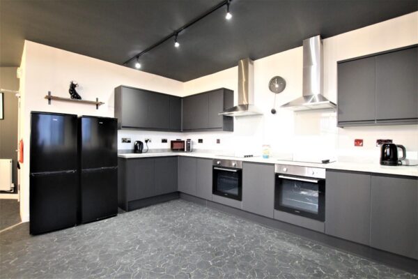 Room 43, Kenilworth Drive, Ilkeston, Derby, DE7