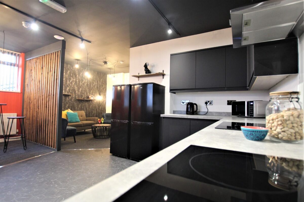 Room 37, Kenilworth Drive, Ilkeston, Derby, DE7
