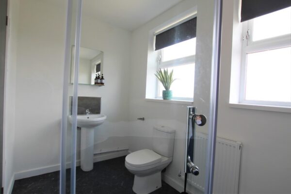 Room 37, Kenilworth Drive, Ilkeston, Derby, DE7